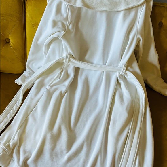 UGG Ivory Cozy Robe - Picture 4 of 8